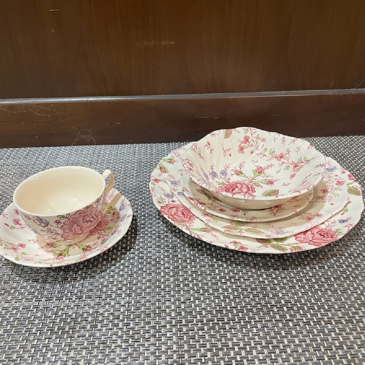 Rose Chintz Made in England by Johnson Bros China Set
33 Pieces Total; Small Chips in a few Pieces