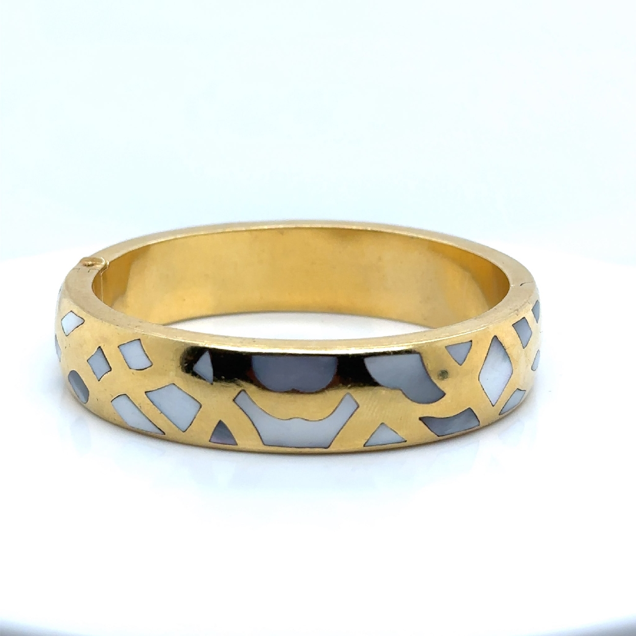 18K Yellow Gold Bangle with Mother of Pearl and Enamel