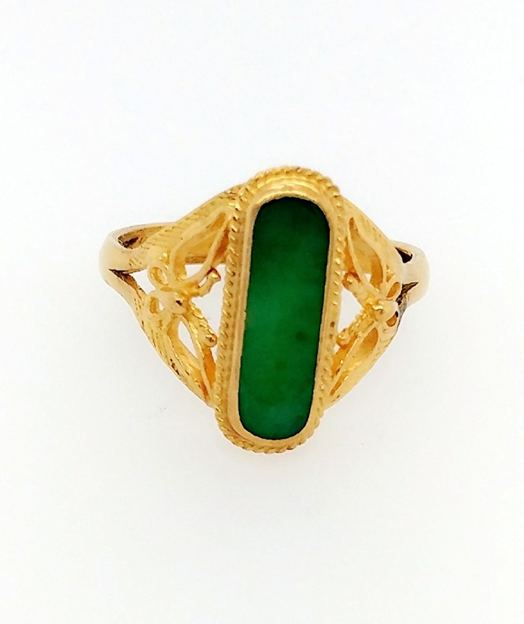 24kt yellow gold handcrafted jade ring 
size is adjustable 
size: 4.25
