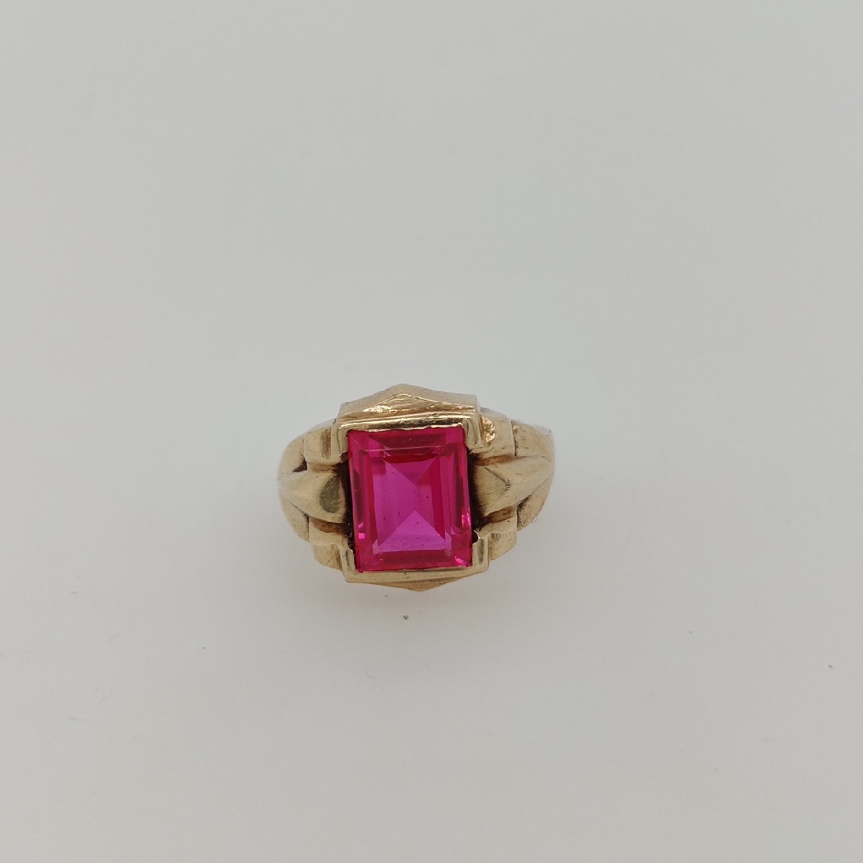 10K Yellow Gold Square Shaped Synthetic Ruby Ring Size 9.25