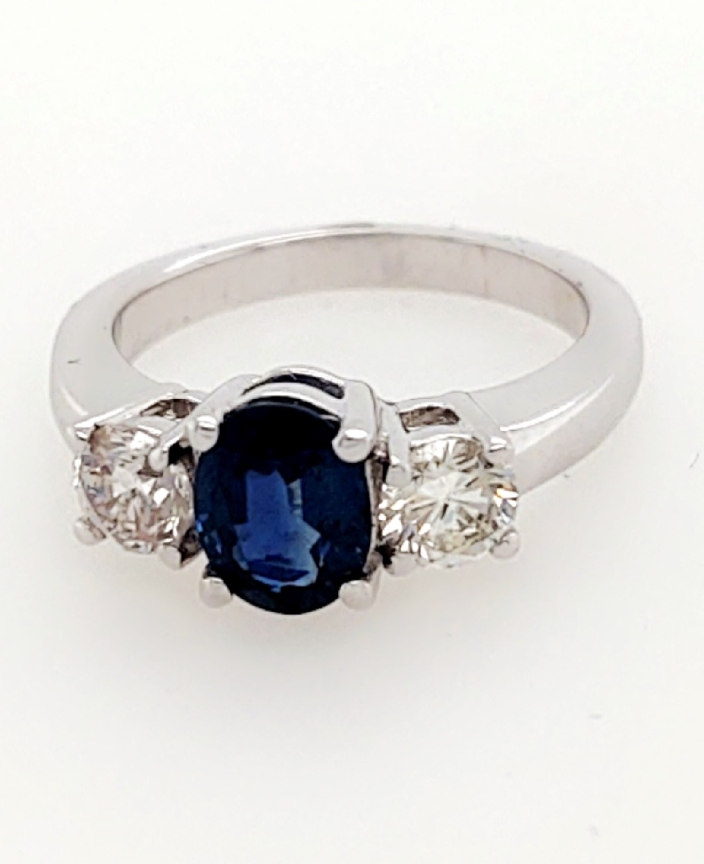 18k White Gold Oval Sapphire with Diamond Accents

 Size 6.5