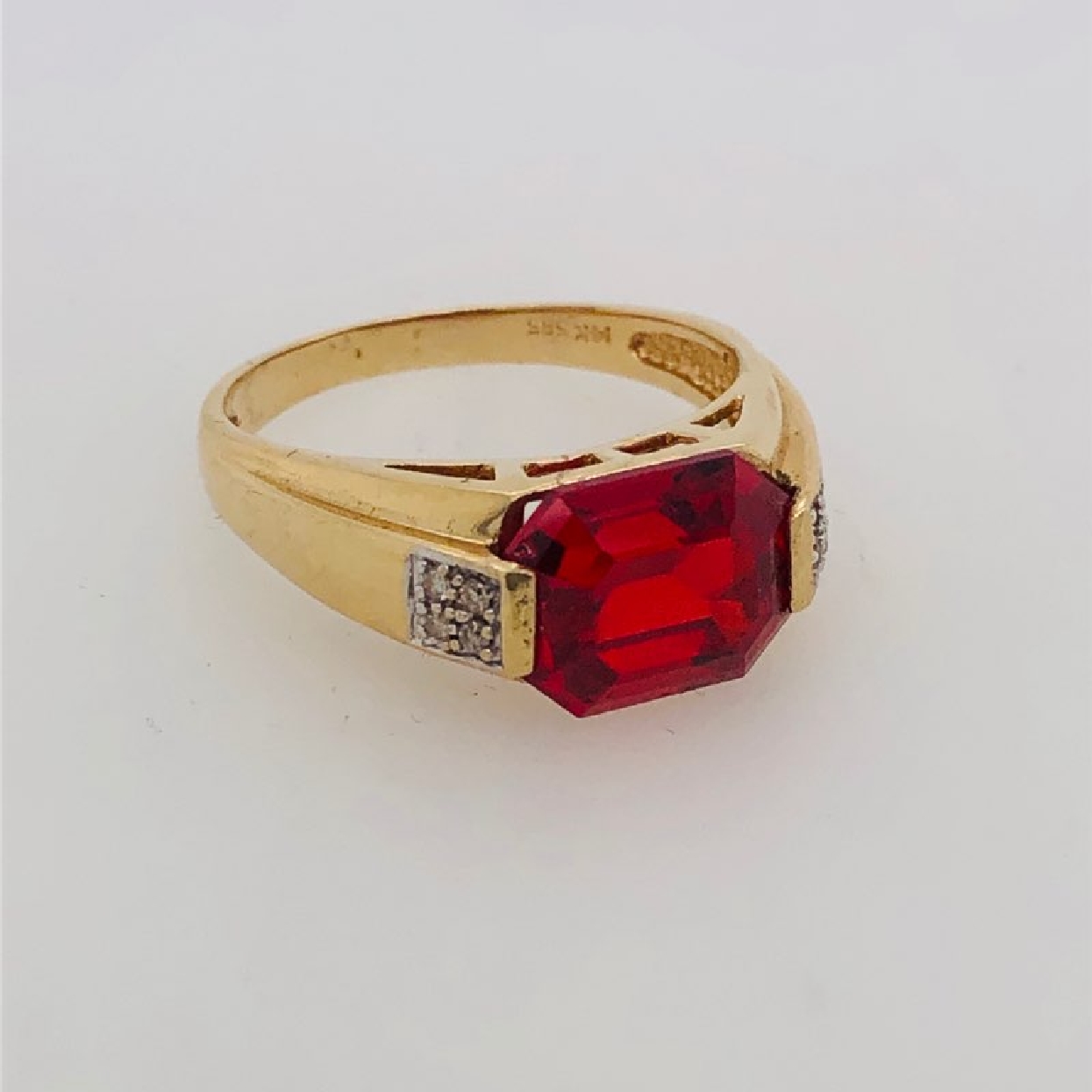 14k Yellow Gold Synthetic Orange Stone Ring with Accent Diamonds Size 9