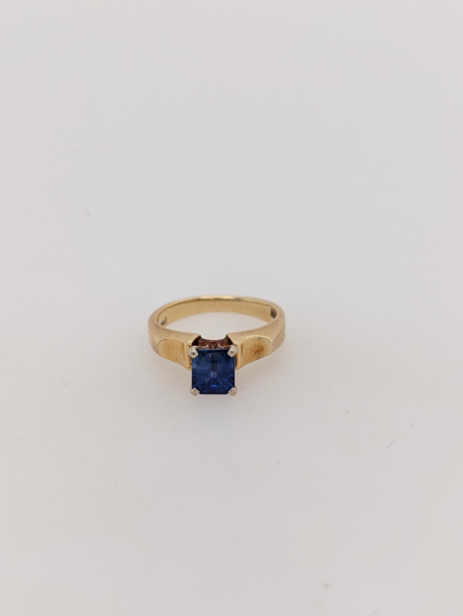 14K Yellow Gold Square Faceted Sapphire Solitaire Ring; Size 5.75