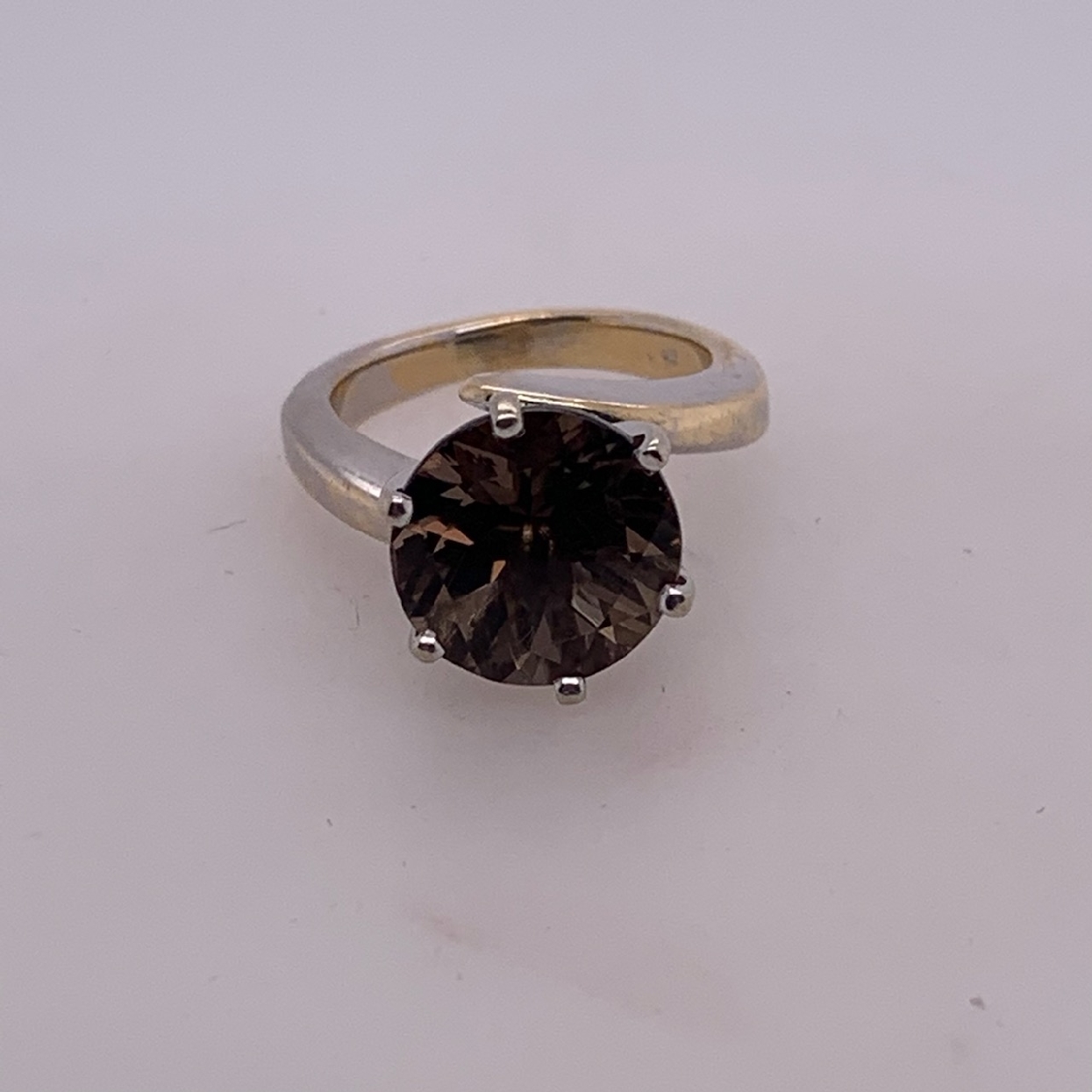 14K Yellow Gold Bypass Style Ring with Large Smokey Quartz

Size 5.5
