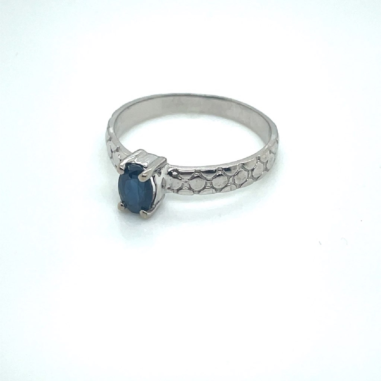 10K White Gold Sapphire Ring with Engravings Size 8
