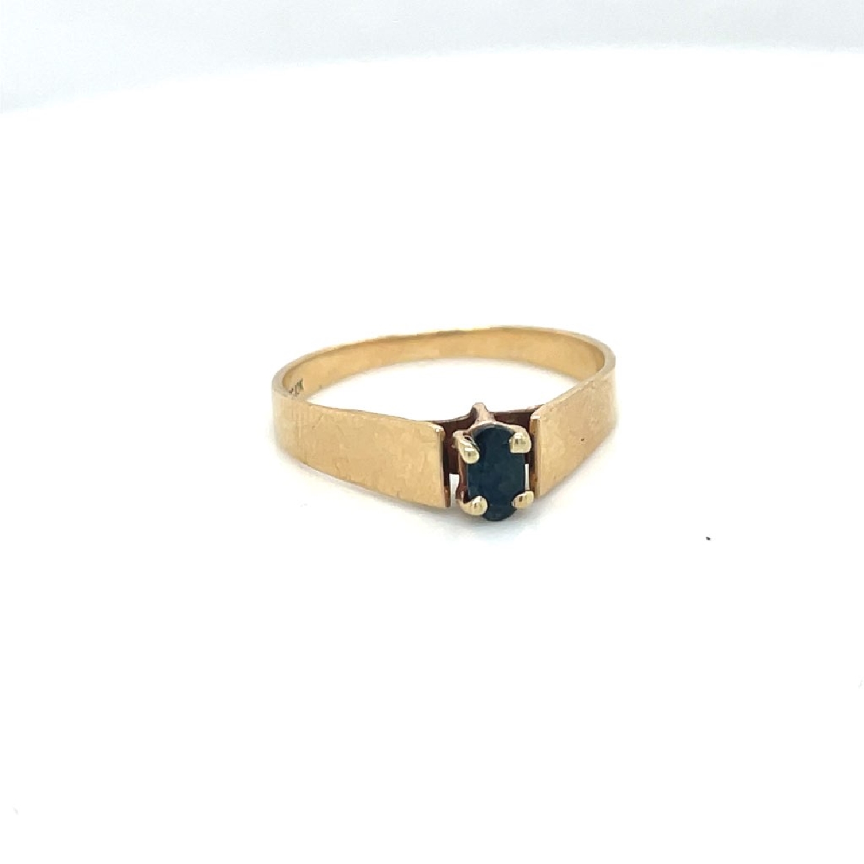 10K Yellow Gold Sapphire Ring

Size: 6.5
