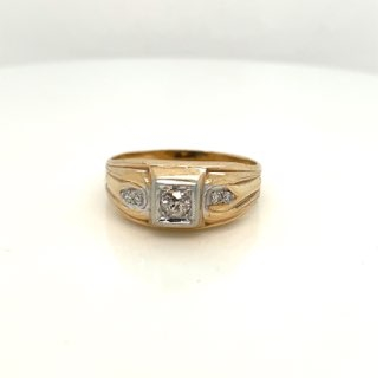 14K Yellow Gold Signey Style Diamond Ring
Size: 8.25