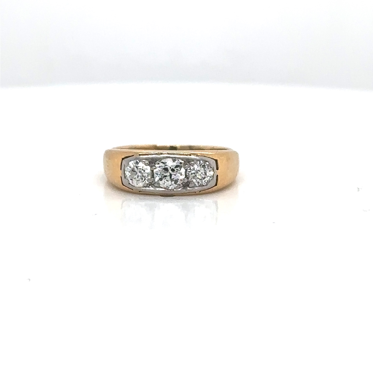 18K Yellow Gold Diamond Ring

Size 4.25