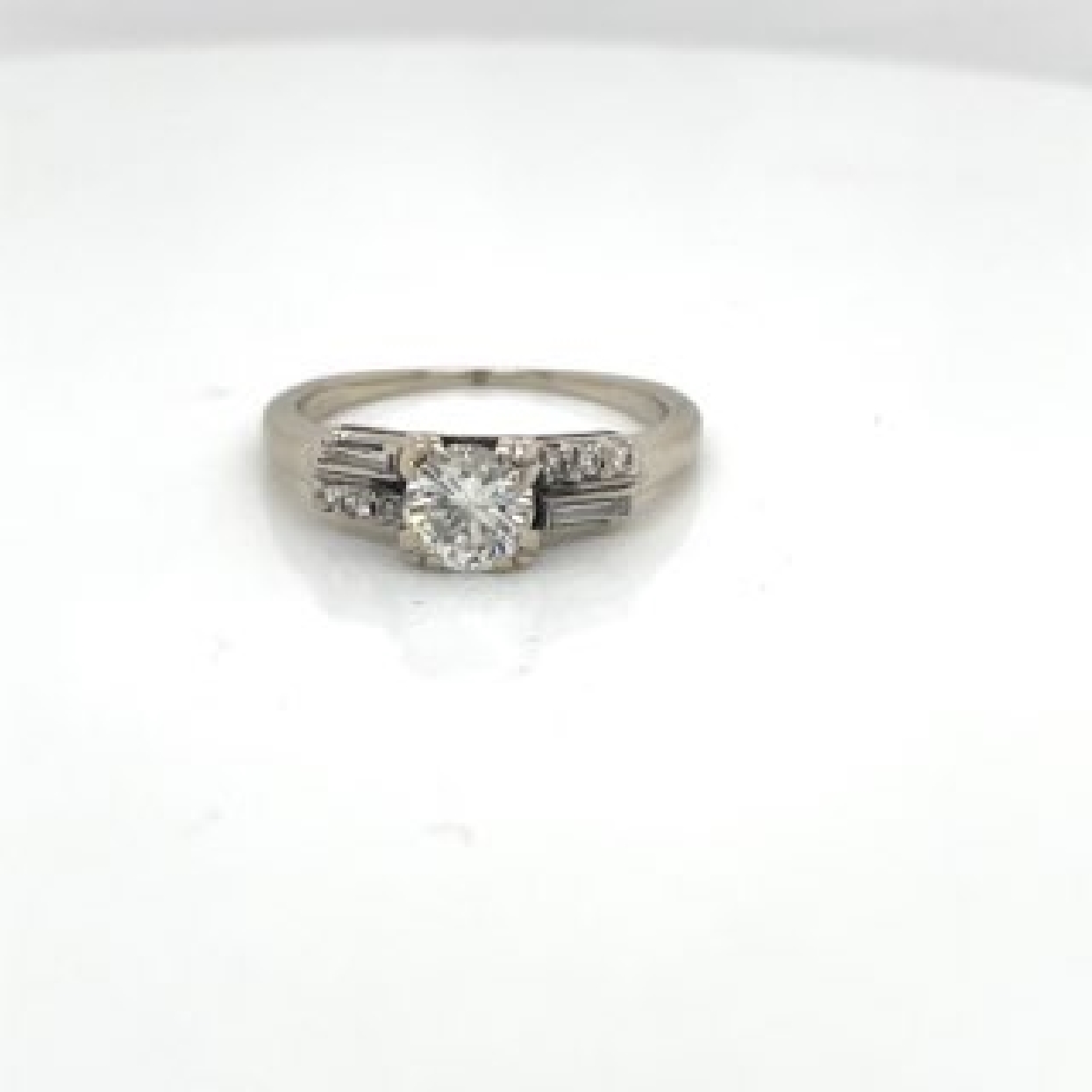 14K White Gold Antique Engagement Ring

Size 5.25