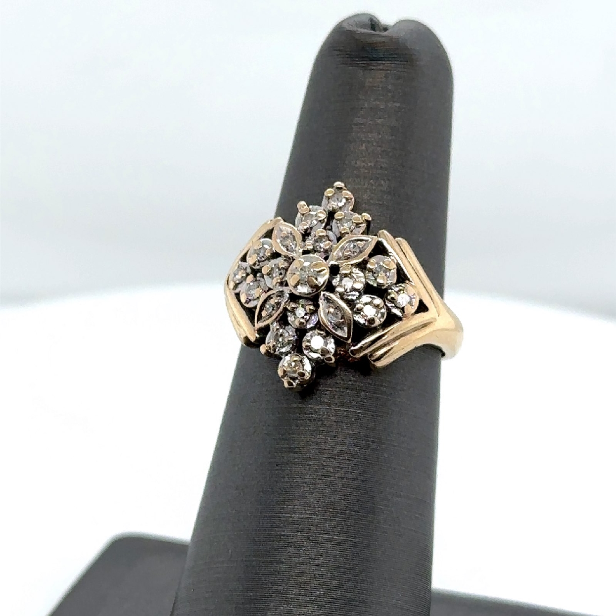 10K Yellow Gold Diamond Cluster Ring 

Size 6