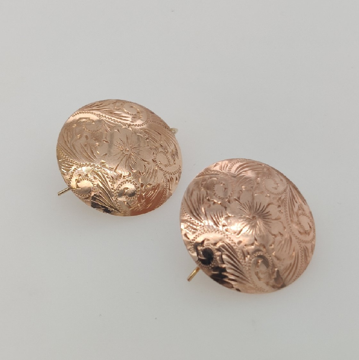 14K Gold Vintage Engraved Floral Disc Earrings on Shepards Hooks