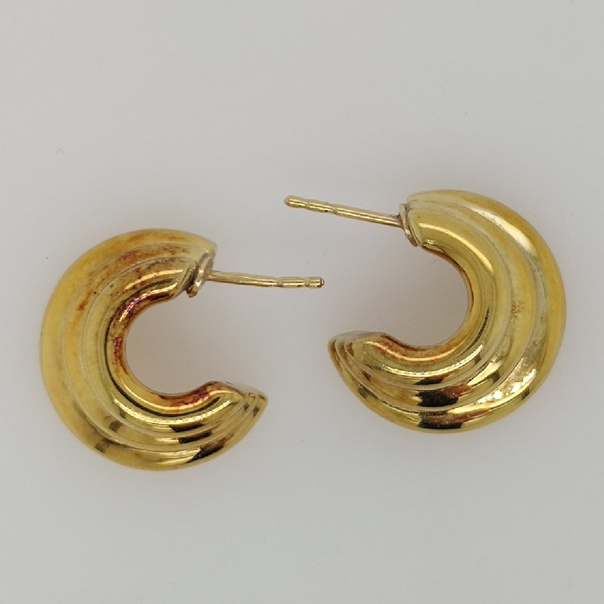 18k Yellow Gold Tripple Connected Hoop Earings