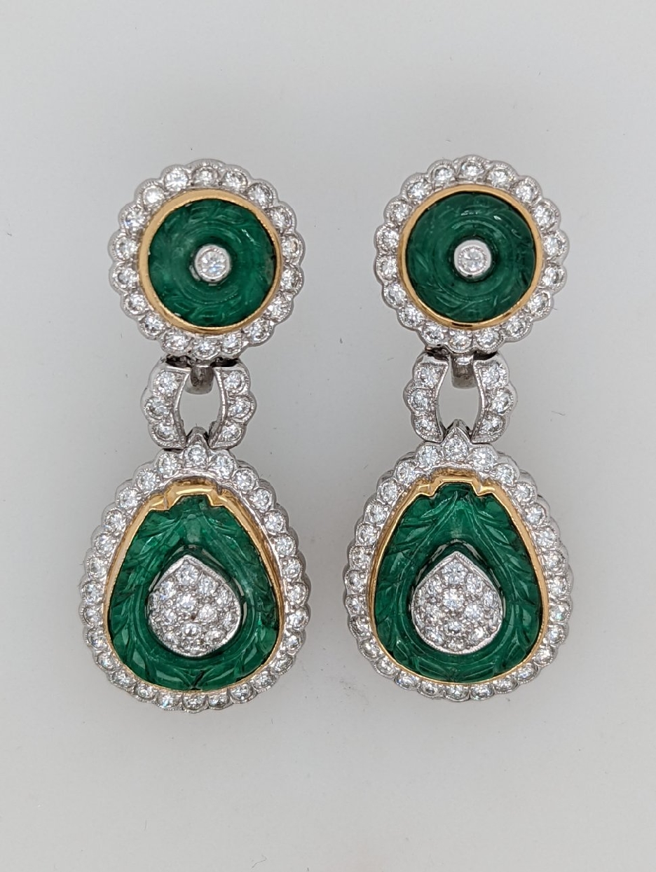 18K White Gold Diamond and Carved Emerald Hinged Drop Earrings with Yellow Gold Bezels
Diamonds weigh approximately 4CTTW