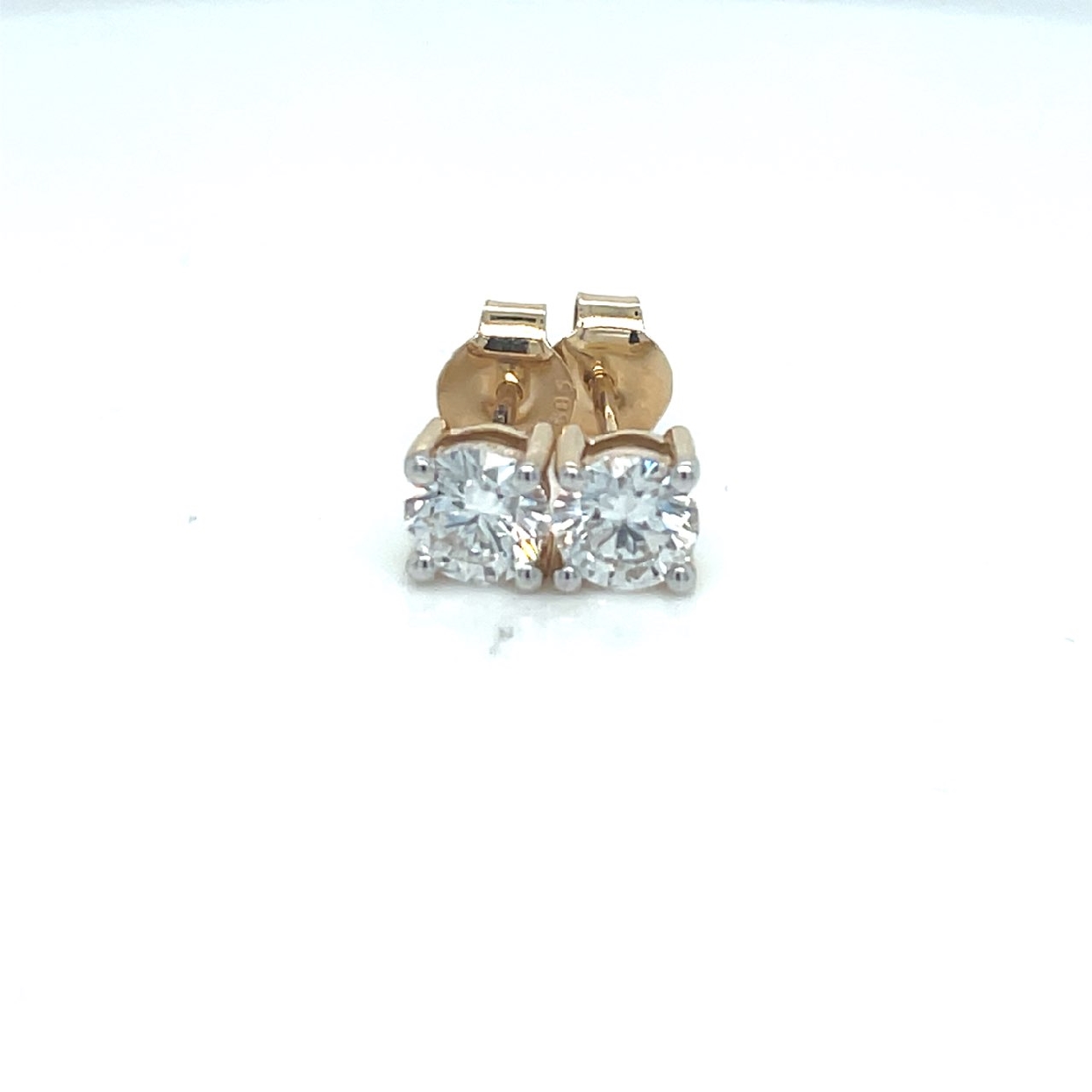 14K Yellow Gold Round Brilliant Lab Grown Diamond Earrings 

1.03 cttw
E-F/VS

Diamond Grading Card on File