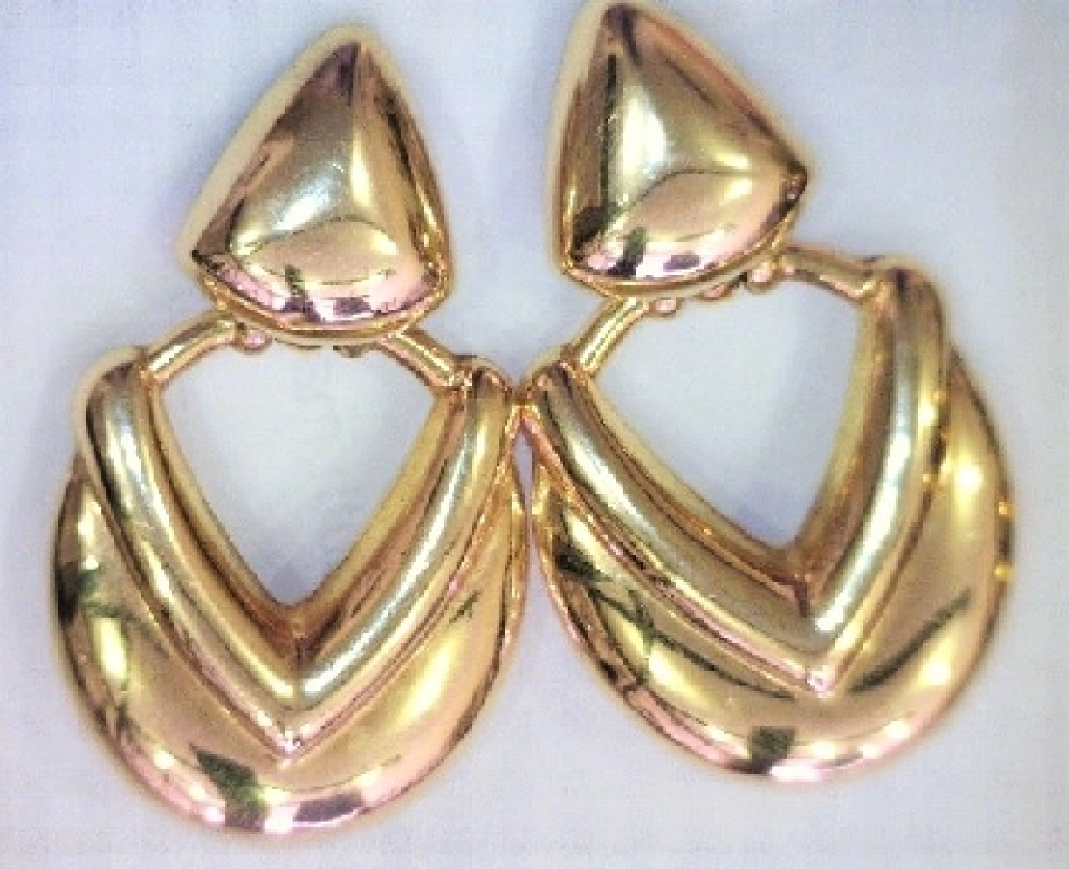 14k yellow gold Unoaerre earrings. 