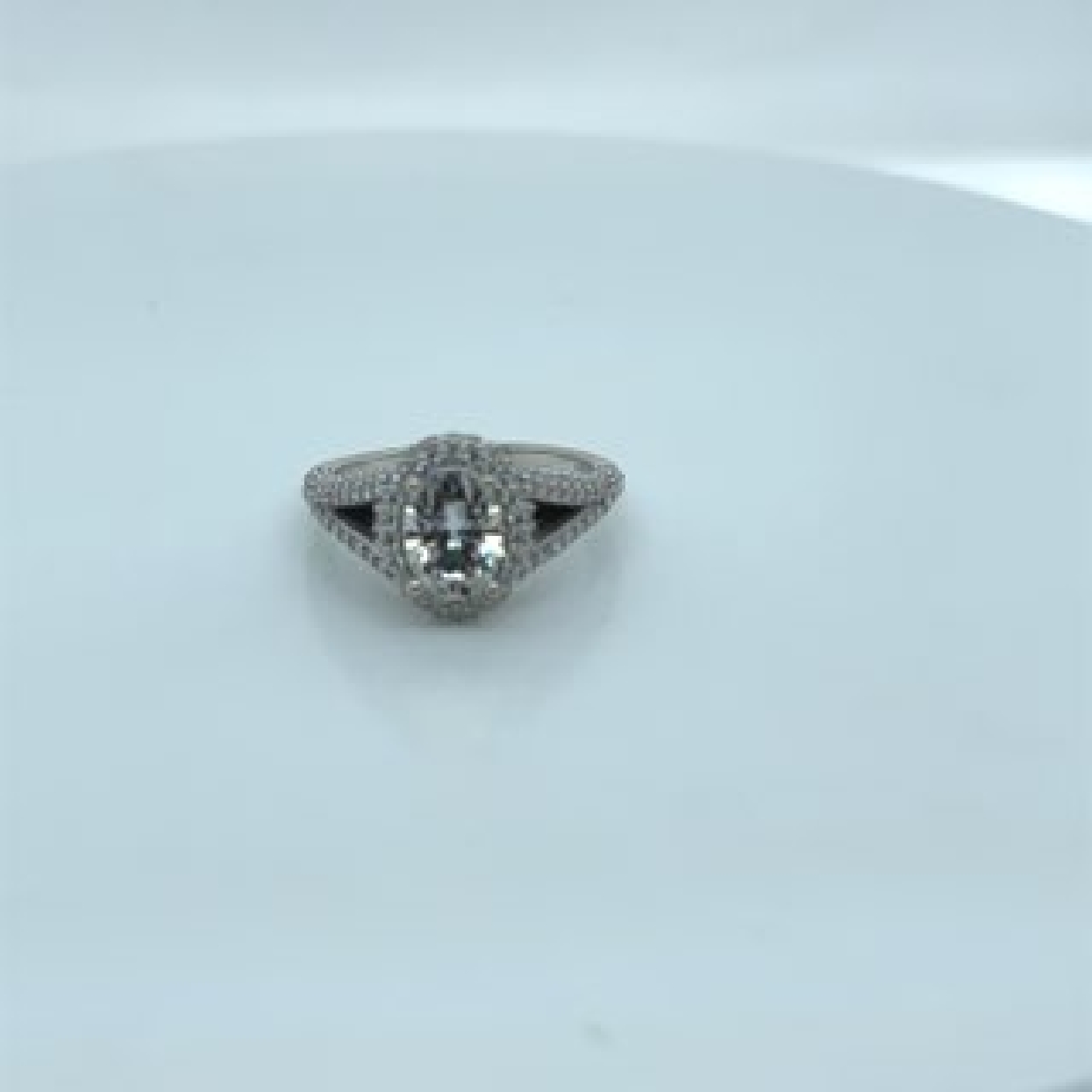 14K White Gold Oval Moissanite Engagement Ring with Diamond Accents Size 6.5 
132 Diamonds 