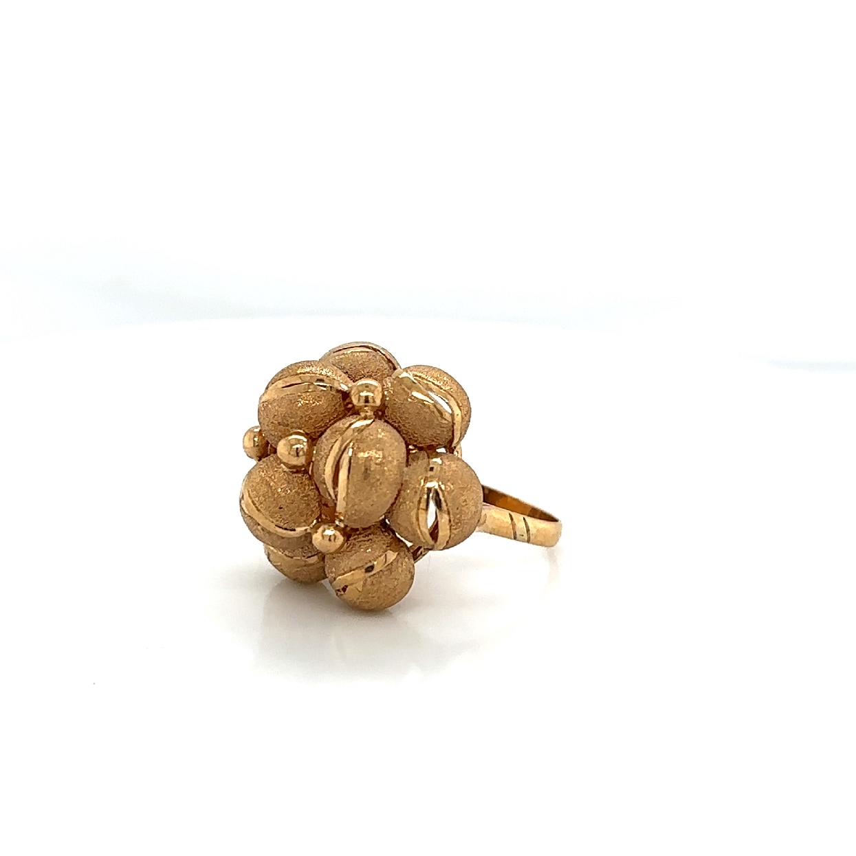 14K Yellow Gold Ball Cluster Ring

Size 6.5