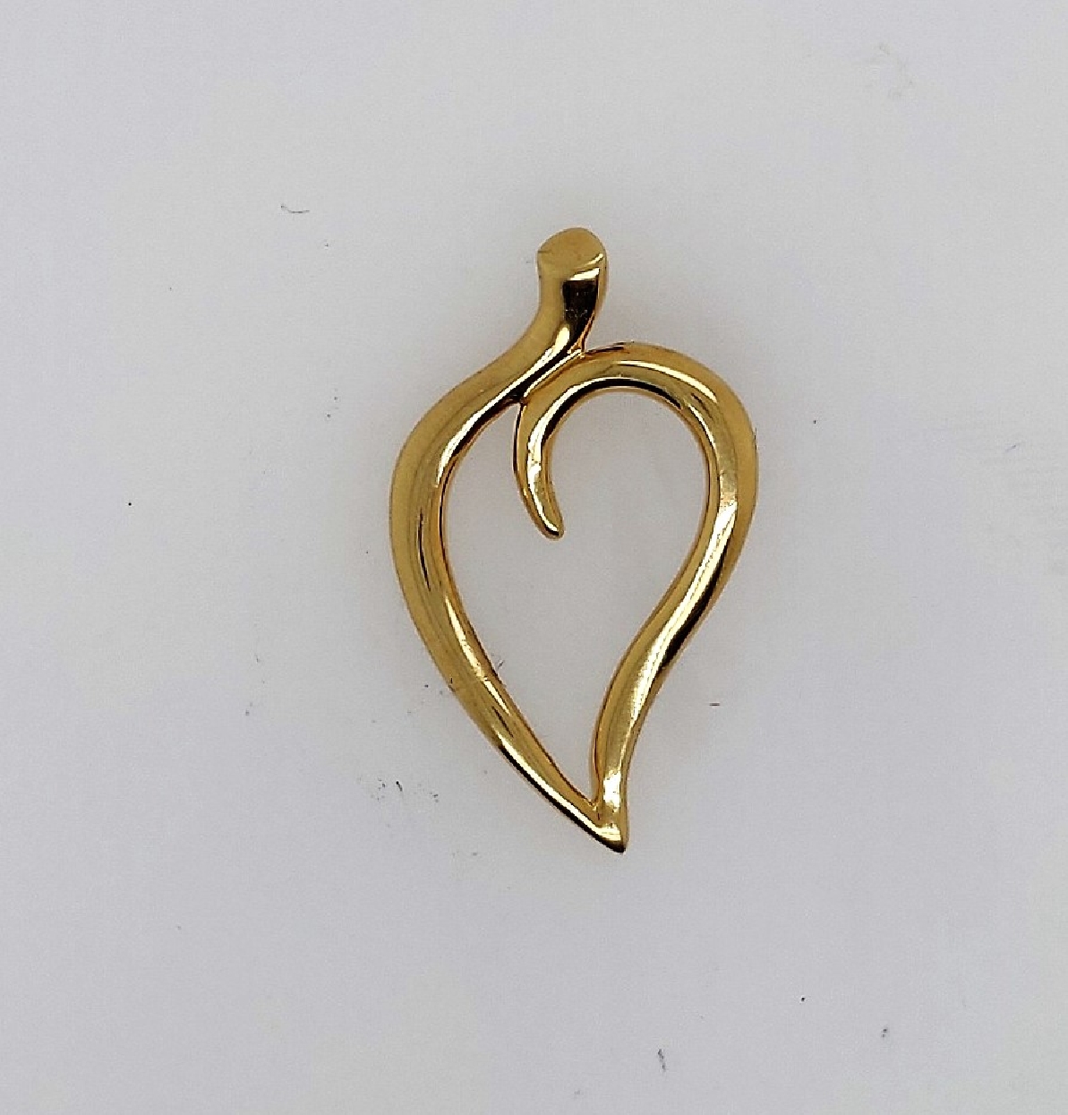 Tiffany and Co
18kt heart pendant 