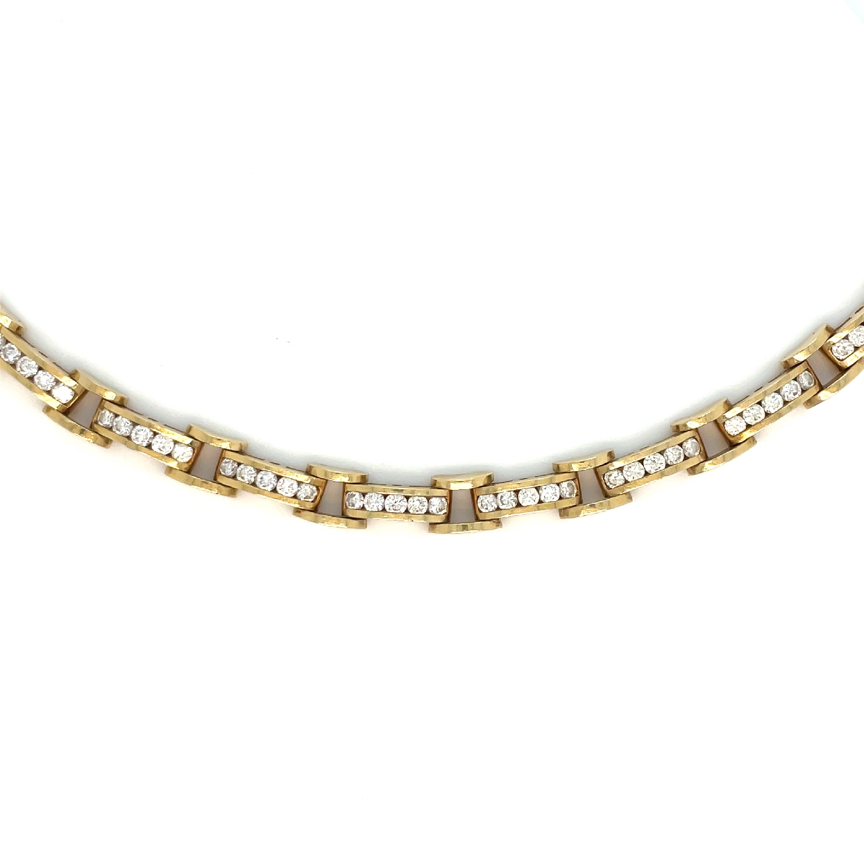 18K Yellow Gold and Diamond Link Necklace 

18   

3.25 cttw