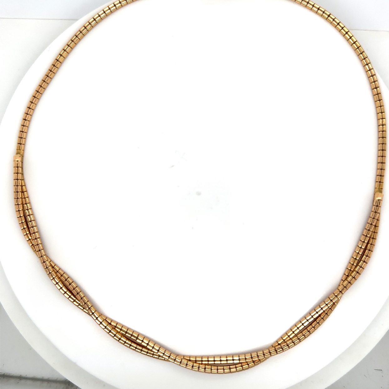 18K Yellow Gold Twisted Chain 

16 Inches 