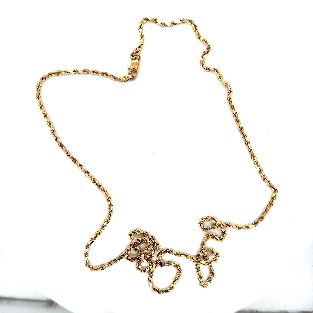14K Yellow Gold Rope Chain 

22 Inches