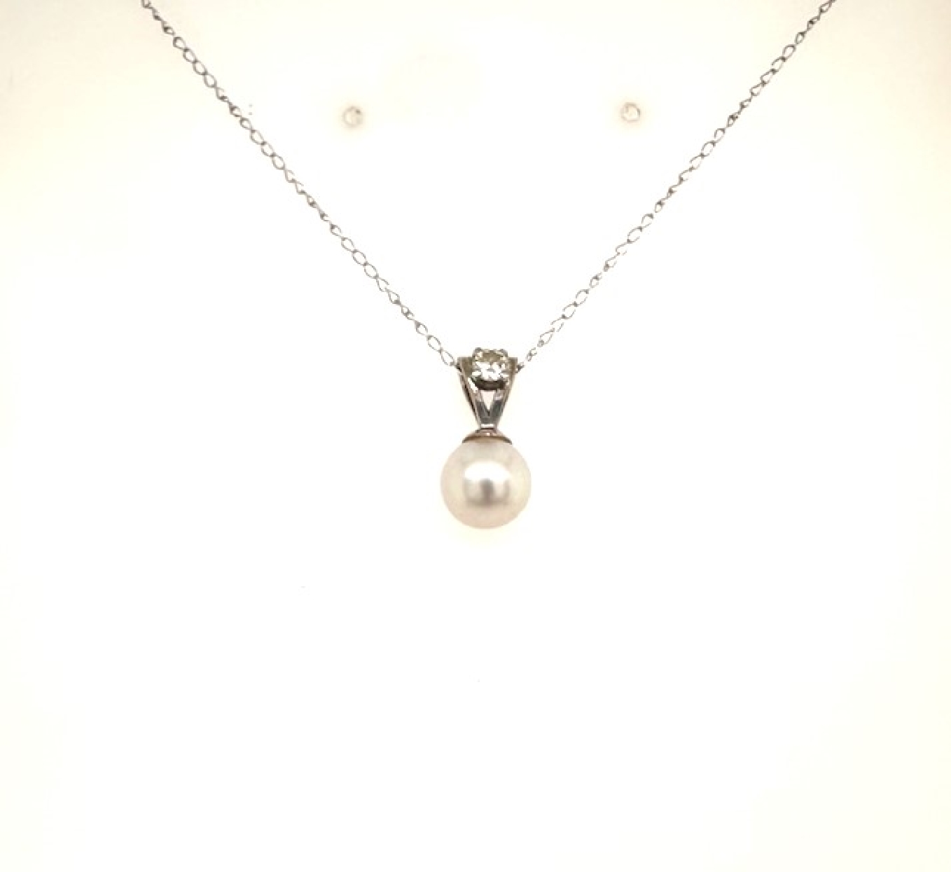 14K White Gold Pearl Drop Pendant with Diamond Accent on 18 Inch Chain