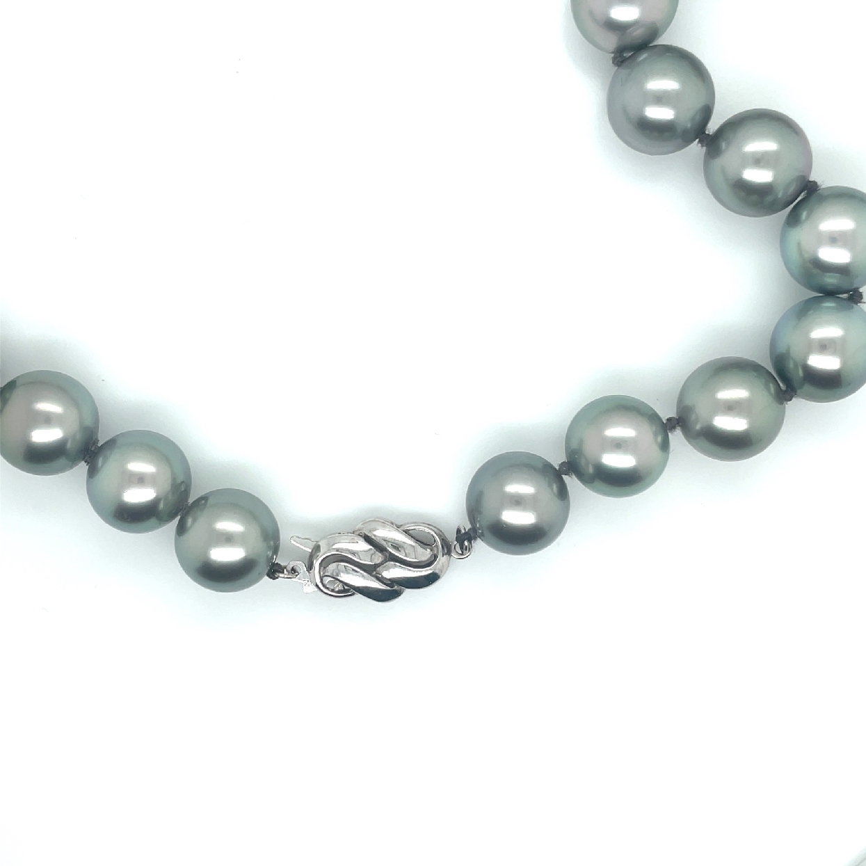 39 Single Strand Pearls with 18K White Gold Clasp