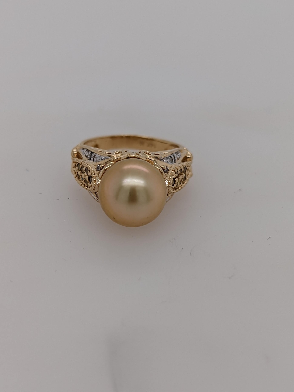 14K Yellow Gold South Sea Pearl Ring with Yellow and White Diamond Accents on the Shank; Size 6