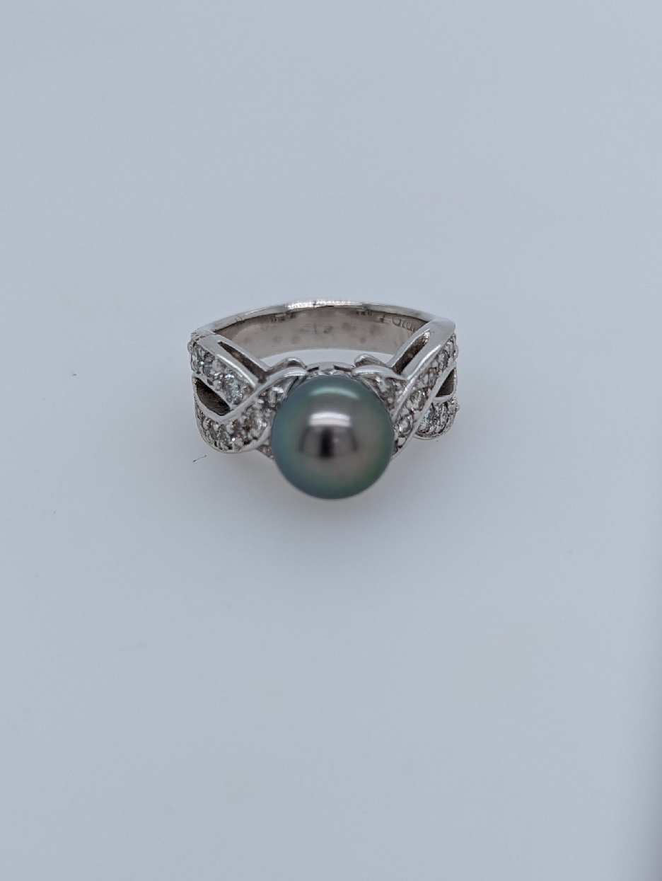 Platinum Tahitian Pearl Ring with Twisted Diamond Shank; Size 8.75