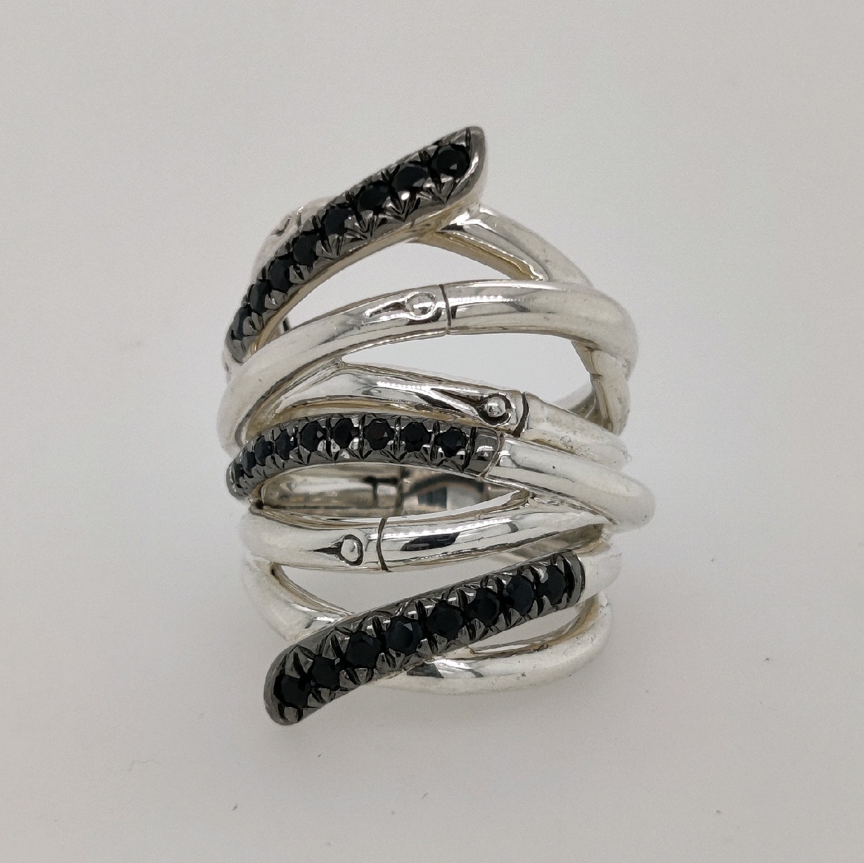 New In Box John Hardy Sterling Silver Bamboo Lava Extra Wide Ring with Black Sapphires; size 6.25

Comes with Box and Papers