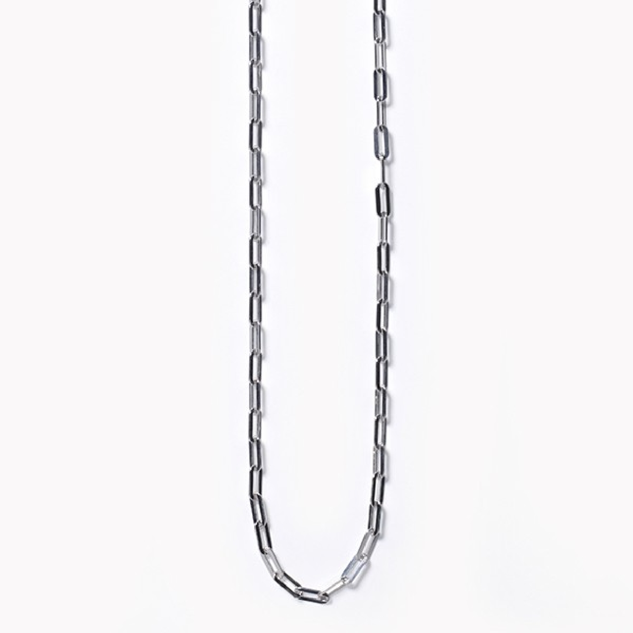 Southern Gates Sterling Silver Contemporary Rectangle Paperclip Necklace; 16 inches

KAR603/16