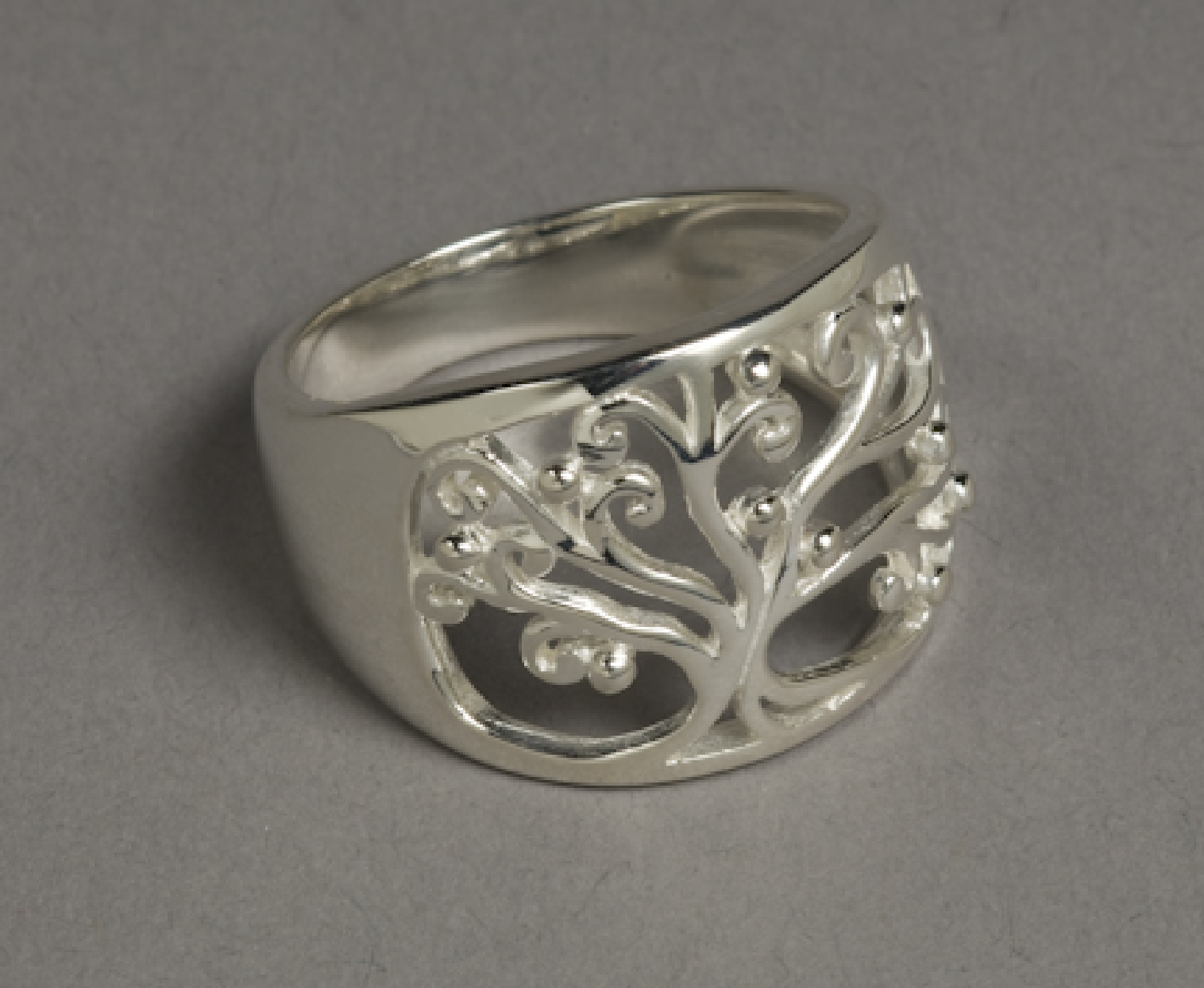 Sterling Silver Southern Gates Live Oak ring. Size 6. Call for size options.

R136/6
