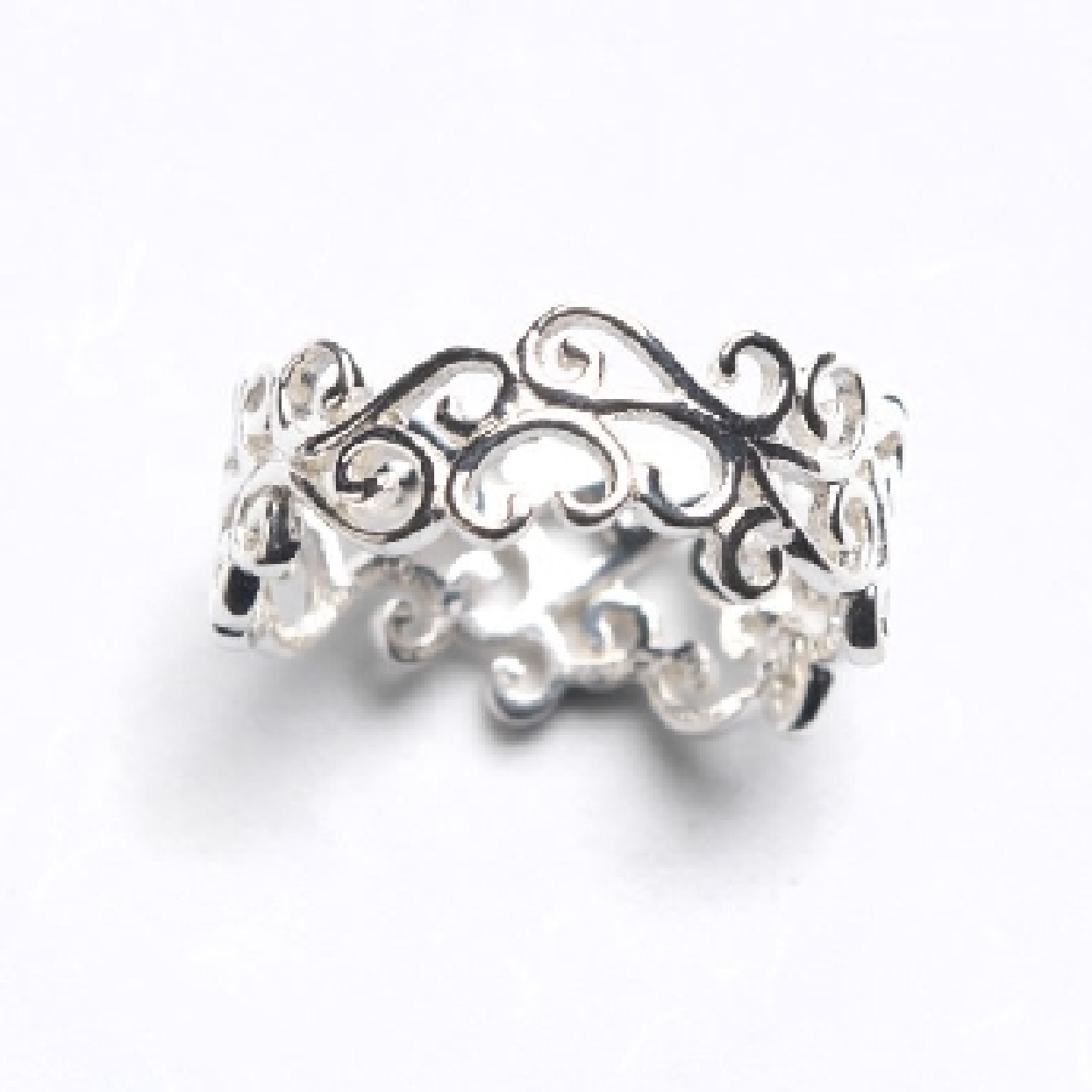 Sterling silver Courtyard Series scroll band. Size 9. R155/9