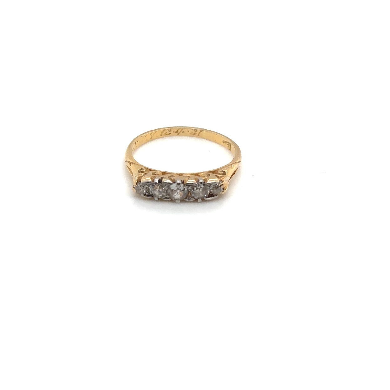 18K Yellow Gold and Diamond Ring 

Size 6.5