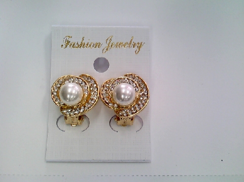 1521: Costume jewellery clip earring with white crystals and white synethic pearls