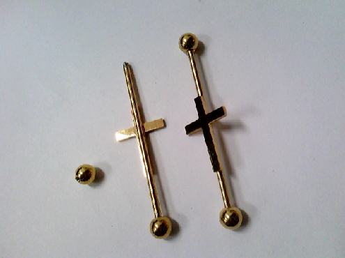 2426: One Hollywood body jewellery gold plated surgical steel industrial bar with cross in middle
1.5inches in lenght