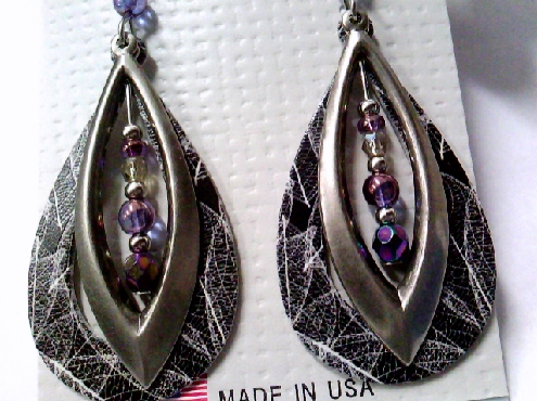 2508: One pair of Emma & Ivy laser engraved black and white pattern on a pear shaped dangle earring