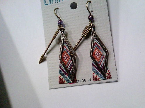 2512: One pair of Emma and Ivy arrow and laser engrave Navajo pattern dangle style earrings