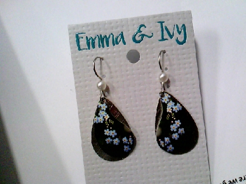 2513: One pair of Emma & Ivy laser engraved black with blue Forget-Me-Knot flowers on a ying-yang shaped dangle style earrings