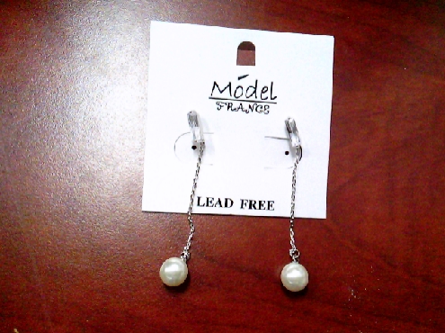 3647: One pair ladies costume model france crystal and pearl dangle earrings