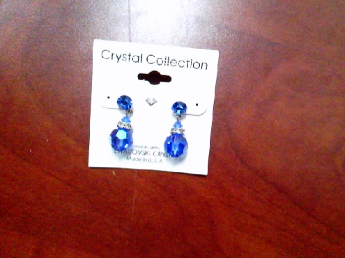 3717: One pair costume fashion jewellery blue stone and bead dangle earrings