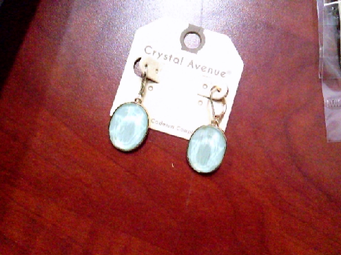 3725: One pair costume fashion jewellery light blue dangle earrings