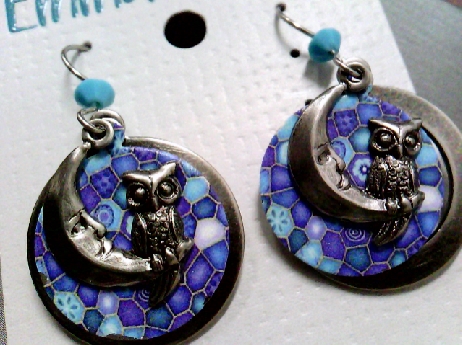 907: One pair of Emma & Ivy fishwire round disc dangle earrings of laser color blue with an Owl and Moon motif 