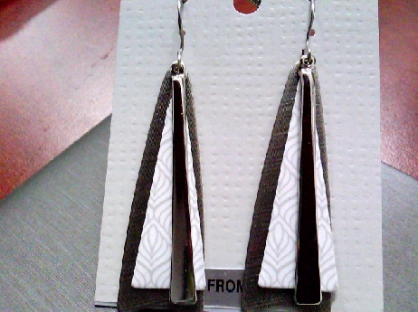 908: One pair of Ladies Emma & Ivy fishwire grey/white fashion earrings