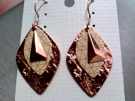 940: Emma & Ivy copper color geometric shaped fishwire earrings with cream color laser engraved pyramid patterned 