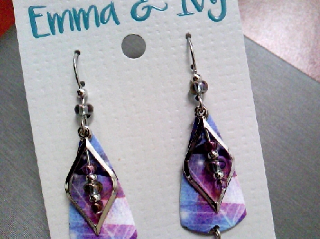 946: Emma & Ivy leaf motif color laser engraved blue/pink/pruple colos with beads fishwire earrings