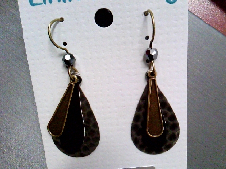 952: Emma & ivy tear drop shaped hammered peweter plate black color laser engrave plate/ antique brass plate fishwire dangle earrings