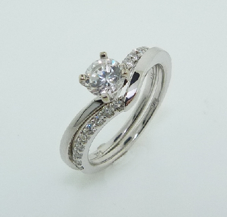 14KW diamond engagement ring and matching band (sold as a set) set with:
- 0.50ct CZ
- 8 RBC diamonds; 0.14cttw; G/H; SI very good cut
- 9 RBC diamonds; 0.16cttw; G/H; SI very good cut
