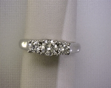 14kW 0.50ct H-I VS1-2 Round Center with 0.40ctw H-I VS1-2 Round Diamond (2) Engagement Ring [3.4dwt]