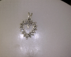 14kW 0.16ctw G-H SI Single Cut Diamond Heart Pendant 
